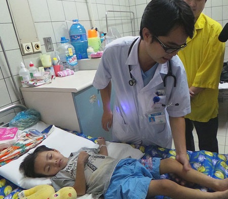 Sẽ “siết” trần khám dịch vụ tại bệnh viện công - 1 Sẽ “siết” trần khám dịch vụ tại bệnh viện công