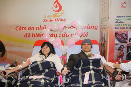 700 cặp đôi tay trong tay... hiến máu cứu người - 1 Xuân Dũng và Ngọc
Mai
