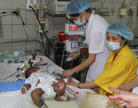 Trong những ngày qua, các y, bác sĩ đã nỗ lực không ngừng nghỉ, làm việc gấp 3-4 lần 