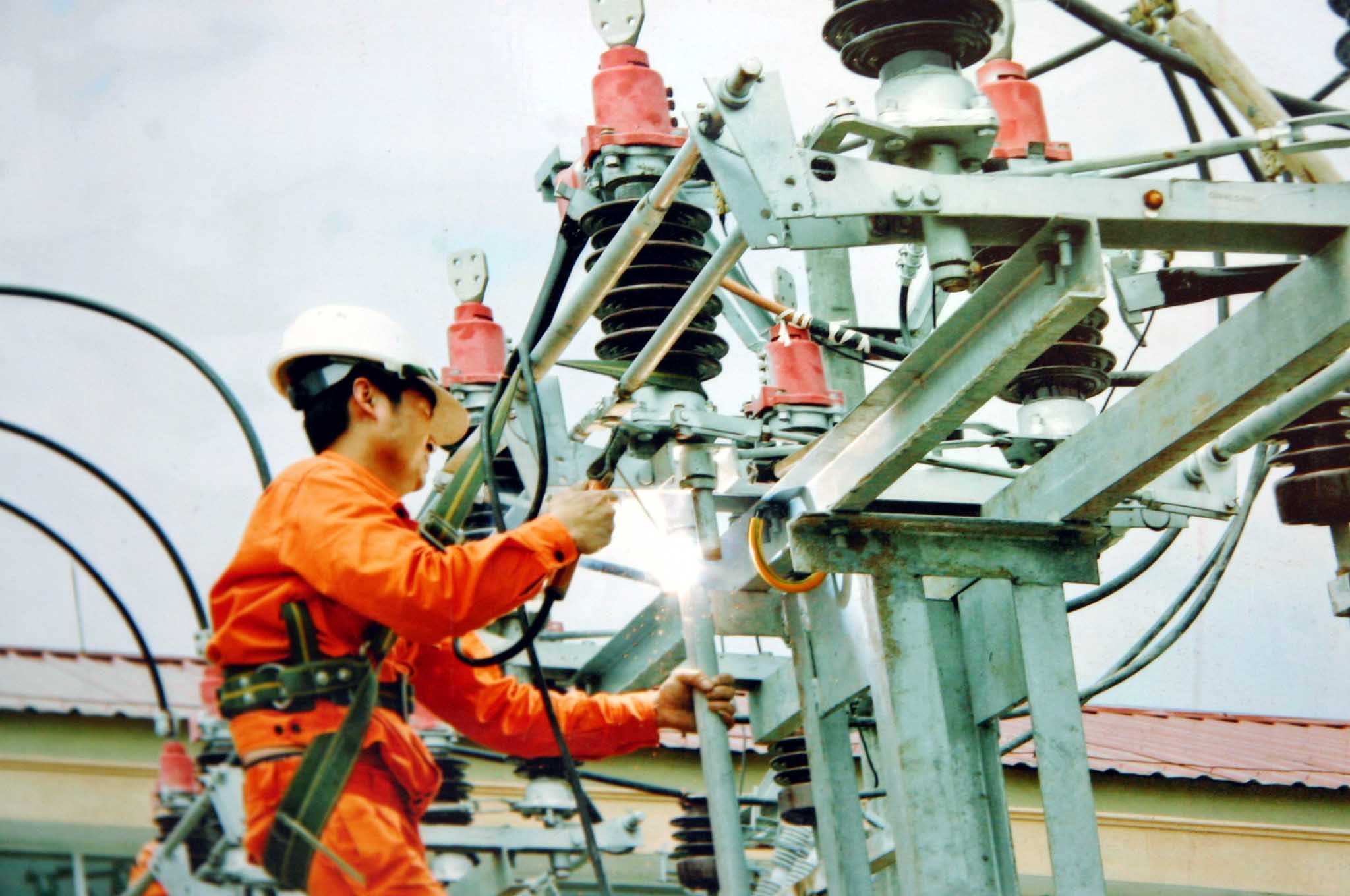 Cục Điều tiết Điện lực: Không thiếu điện trong mùa nắng nóng! - 1 Cục Điều tiết Điện lực: Không thiếu điện trong mùa nắng nóng!