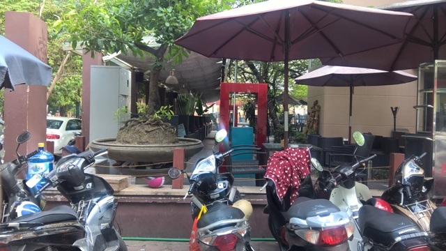 Hà Nội nóng đổ lửa, giới kinh doanh “kẻ khóc  - người cười”