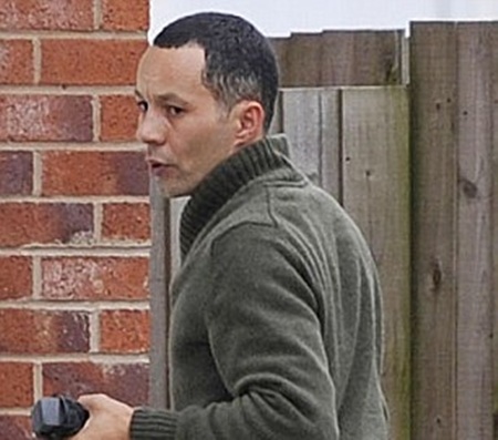 Rhori chia tay vợ sau vụ ngoại tình với người anh Ryan Giggs - 1 Rhori chia tay vợ sau vụ ngoại tình với người anh Ryan Giggs - 1