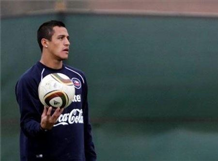 Gã nhà giàu Man City “phá bĩnh” Barca vụ Alexis Sanchez - 1 Gã nhà giàu Man City “phá bĩnh” Barca vụ Alexis Sanchez - 1