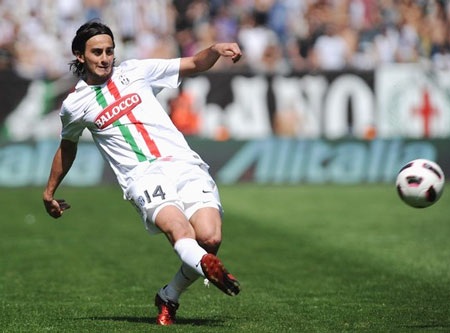 Liverpool tính dùng “cục nợ” Aquilani đổi lấy Cassano - 1 Liverpool tính dùng “cục nợ” Aquilani đổi lấy Cassano - 1