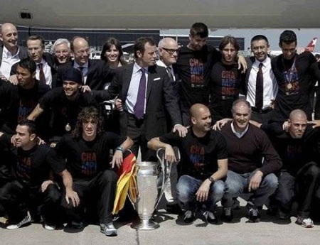 Cầu thủ Barcelona trong men say chiến thắng tại quê nhà - 1 Cầu thủ Barcelona trong men say chiến thắng tại quê nhà - 1