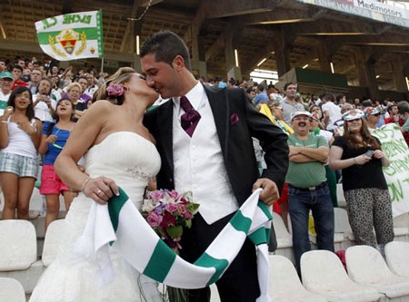 Niềm vui vô bờ bến của tân binh Liga trong ngày lên hạng - 5