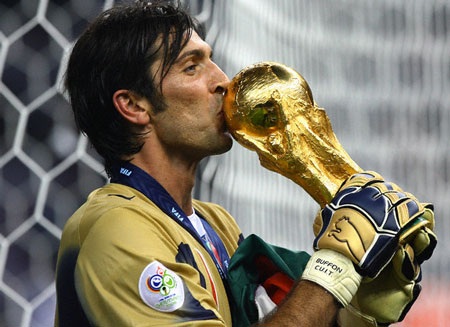 Buffon: Tình yêu vĩnh cửu với Juventus - 2 Buffon: Tình yêu vĩnh cửu với Juventus - 2