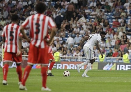 C. Ronaldo lập kỷ lục mới, Real Madrid hạ Almeria 8-1 - 2