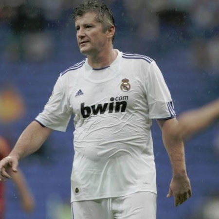 Real Madrid hạ Bayern 8-3 trong trận đấu của các huyền thoại - 7 Real Madrid hạ Bayern 8-3 trong trận đấu của các huyền thoại - 7