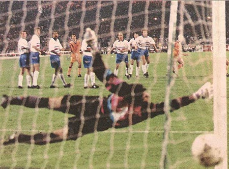 Những khoảnh khắc vinh quang tại Cúp C1 của Barcelona - 2