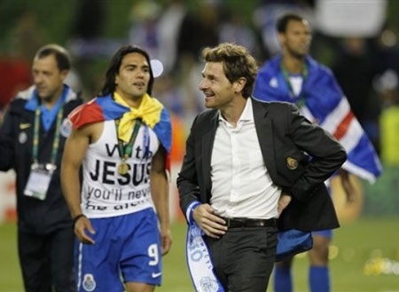 Niềm vui vô bờ bến của cầu thủ Porto trong ngày đăng quang - 5