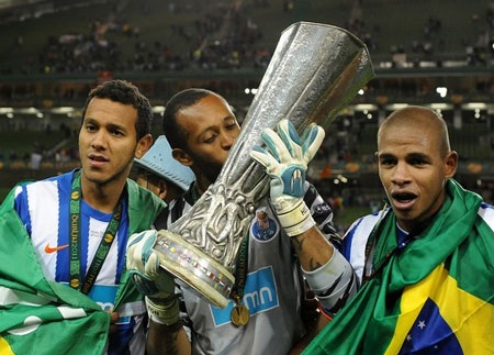 Niềm vui vô bờ bến của cầu thủ Porto trong ngày đăng quang - 9