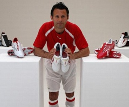 Ryan Giggs sẽ là “Tiger Woods thứ hai”? - 3 Ryan Giggs sẽ là “Tiger Woods thứ hai”? - 3