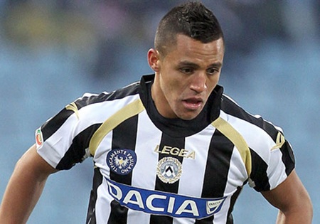 Ông chủ Udinese trở mặt với Barcelona vụ Sanchez? - 1