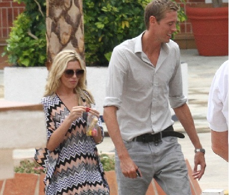 Peter Crouch cùng vợ hưởng tuần trăng mật ở Ibiza - 1