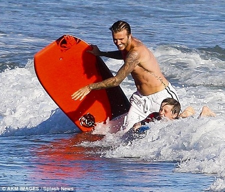 Gia đình Beckham thuê biệt thự đắt giá của Steven Spielberg - 2