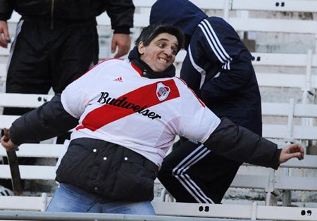 Nước mắt River Plate trong ngày xuống hạng - 11 Nước mắt River Plate trong ngày xuống hạng - 11