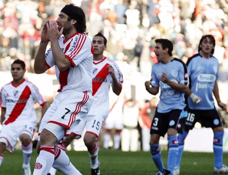 Nước mắt River Plate trong ngày xuống hạng - 5 Nước mắt River Plate trong ngày xuống hạng - 5