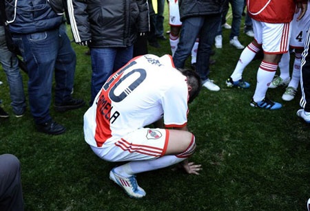 Nước mắt River Plate trong ngày xuống hạng - 9 Nước mắt River Plate trong ngày xuống hạng - 9