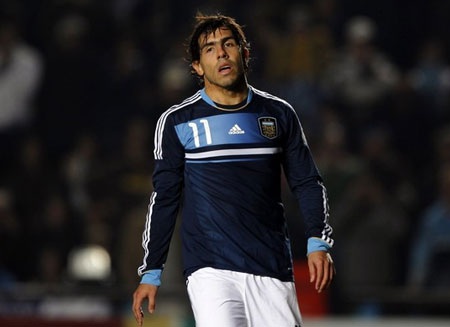 Tương lai mờ mịt chờ đón Carlos Tevez - 1