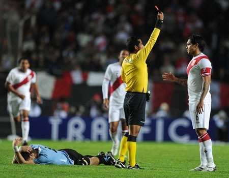 Hạ Peru, Uruguay vào chung kết Copa America 2011 - 3 Hạ Peru, Uruguay vào chung kết Copa America 2011 - 3