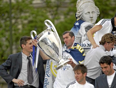 Khoảnh khắc đáng nhớ của Zidane tại Bernabeu - 11