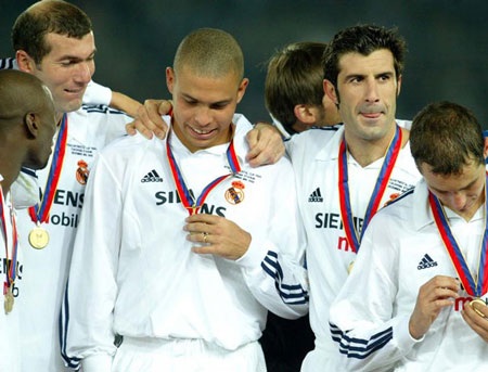 Khoảnh khắc đáng nhớ của Zidane tại Bernabeu - 12