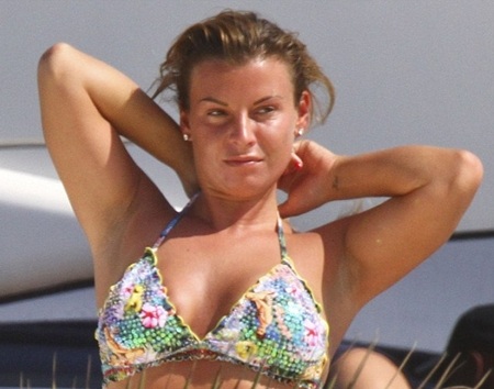 Vợ Wayne Rooney trở thành “nữ hoàng của các kì nghỉ” - 1