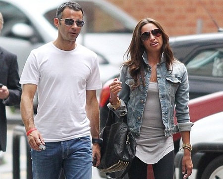 Ryan Giggs và vợ hòa hợp trở lại sau scandal tình ái - 1