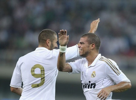 Real Madrid dễ dàng đè bẹp Teda Thiên Tân 6-0 - 2 Real Madrid dễ dàng đè bẹp Teda Thiên Tân 6-0 - 2
