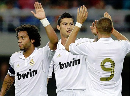 Real Madrid dễ dàng đè bẹp Teda Thiên Tân 6-0 - 3 Real Madrid dễ dàng đè bẹp Teda Thiên Tân 6-0 - 3