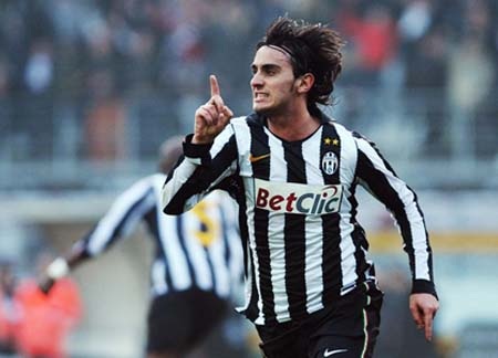 AC Milan đạt được thỏa thuận chiêu mộ Aquilani - 1