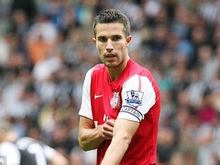 Van Persie trở thành tân đội trưởng của Arsenal - 1 Van Persie trở thành tân đội trưởng của Arsenal - 1
