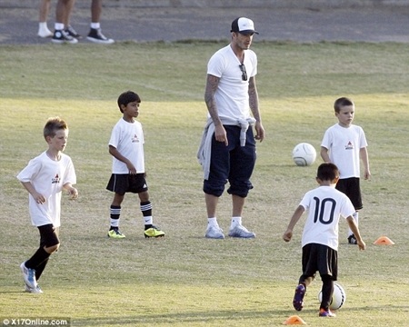 Beckham làm HLV cho đội bóng nhí ở Los Angeles - 1