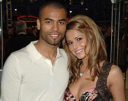 Ashley Cole vẫn gặp lại vợ cũ sau scandal - 1 Ashley Cole vẫn gặp lại vợ cũ sau scandal - 1
