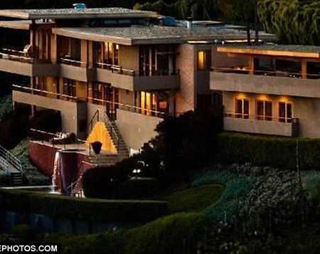 Vợ cũ Ashley Cole dự định mua biệt thự sang trọng tại Los Angeles - 1