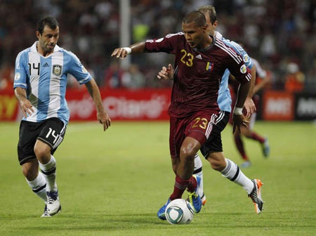 Venezuela khiến Messi và đồng đội trở lại mặt đất - 3