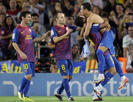 Messi lập cú đúp giúp Barcelona “vùi dập” Villarreal - 3