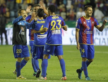 Real Madrid thất bại cay đắng trên sân Levante - 3
