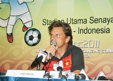 HLV Falko Goetz: “Sẽ có nhiều thay đổi trong trận gặp Myanmar” - 1