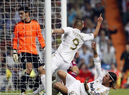 Higuain và Benzema, ai hơn ai? - 2