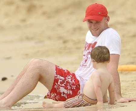 Con trai Wayne Rooney đón sinh nhật 2 tuổi - 5 Con trai Wayne Rooney đón sinh nhật 2 tuổi - 5