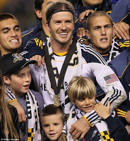 Beckham ăn mừng chức vô địch Mỹ cùng LA Galaxy - 4