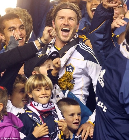 Beckham ăn mừng chức vô địch Mỹ cùng LA Galaxy - 6