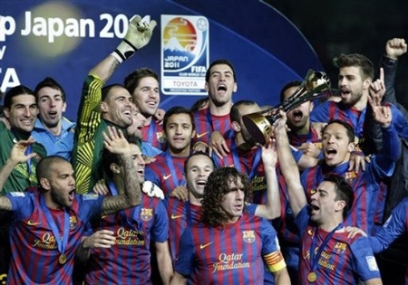 Niềm vui của cầu thủ Barca trong lễ đăng quang tại Yokohama - 9 Niềm vui của cầu thủ Barca trong lễ đăng quang tại Yokohama - 9