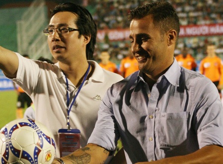Fabio Cannavaro tạo sức hút đặc biệt ở trận Sài Gòn FC-HA.GL - 1 Fabio Cannavaro tạo sức hút đặc biệt ở trận Sài Gòn FC-HA.GL - 1