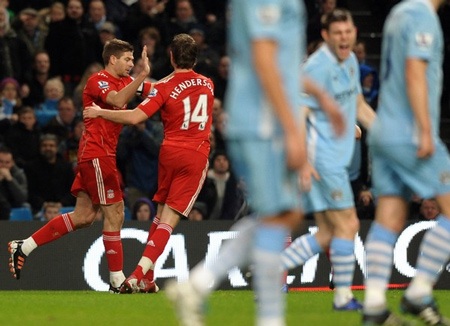 Gerrard giúp Liverpool phục hận Man City - 1 Gerrard giúp Liverpool phục hận Man City - 1
