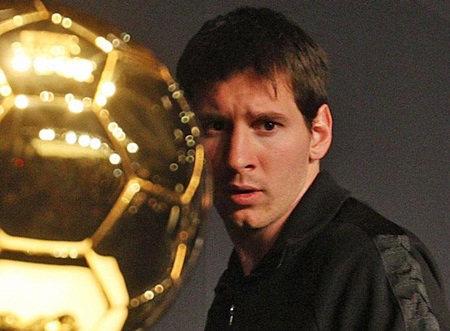 10 sự kiện thể thao quốc tế nổi bật năm 2012 - 6 Messi hoàn tất cú hat-trick quả bóng vàng FIFA