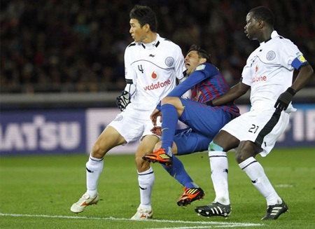 Cận cảnh pha bóng khiến David Villa lỗi hẹn Euro 2012 - 2 Cận cảnh pha bóng khiến David Villa lỗi hẹn Euro 2012 - 2