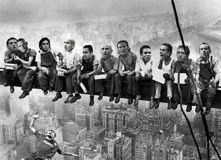 Những bức ảnh biếm họa ấn tượng nhất trong năm 2011 - 12 Những bức ảnh biếm họa ấn tượng nhất trong năm 2011 - 12